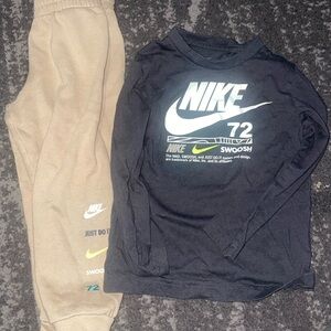 Nike Kids Beige Joggers and Black Graphic Top